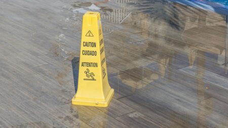 slip fall accident sign